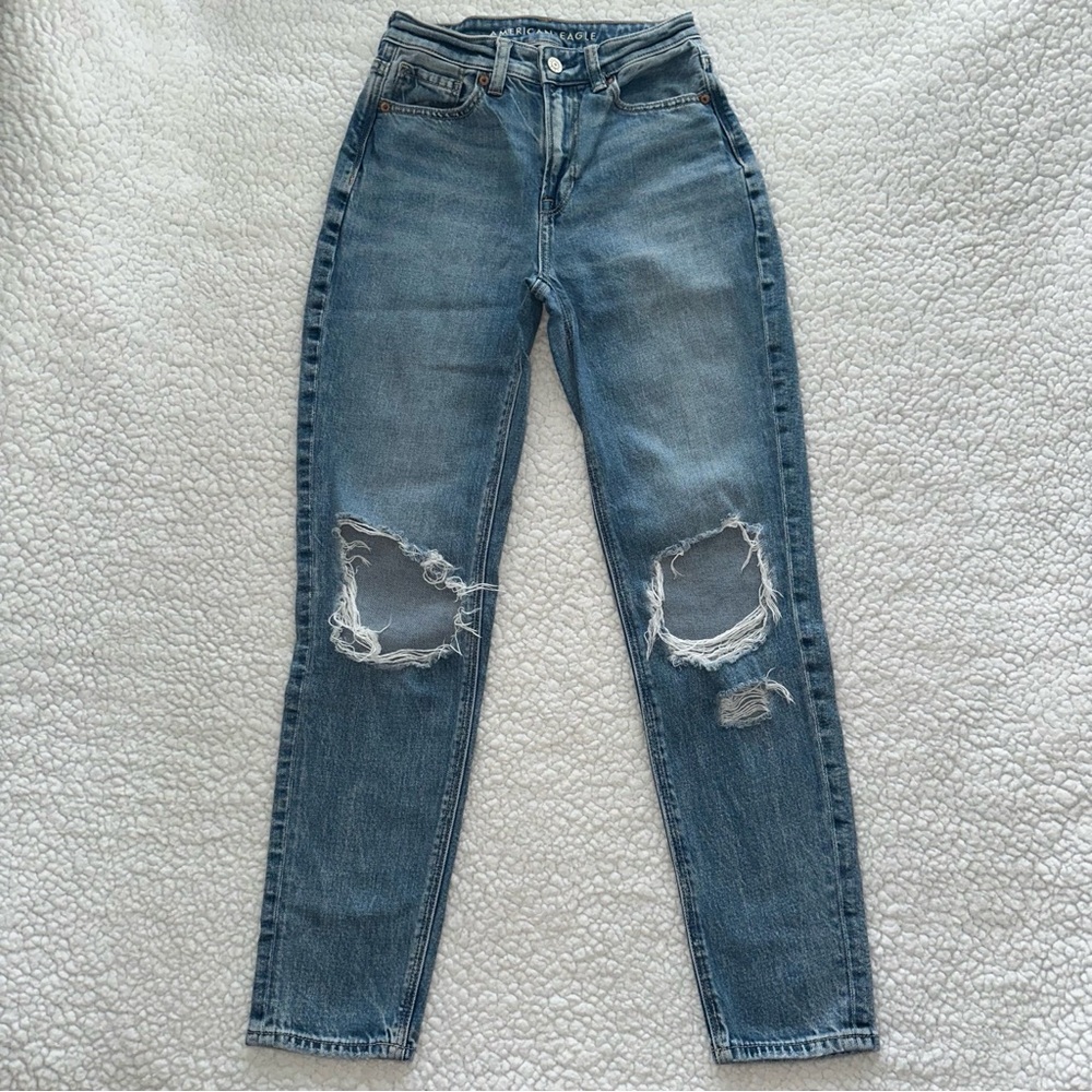 American Eagle strigid mom jean denim distressed rips holes regular 00
